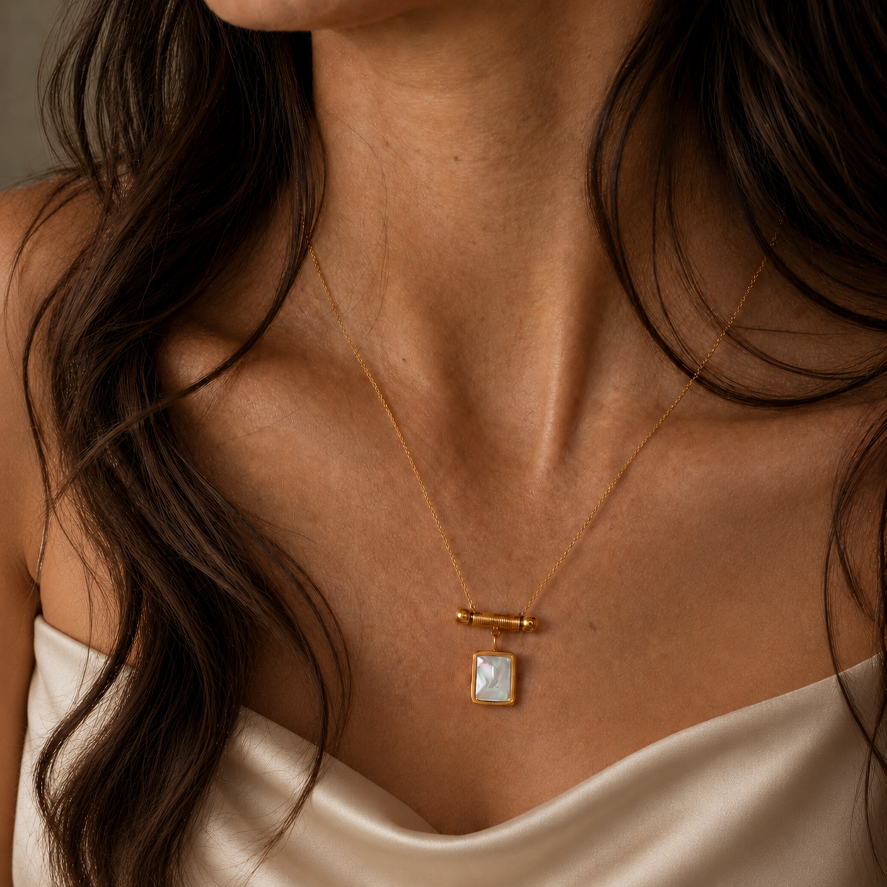 Ivory Shell Pendent Necklace